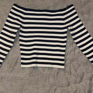 Rsq Women's M long sleeve off the shoulder Crop-top